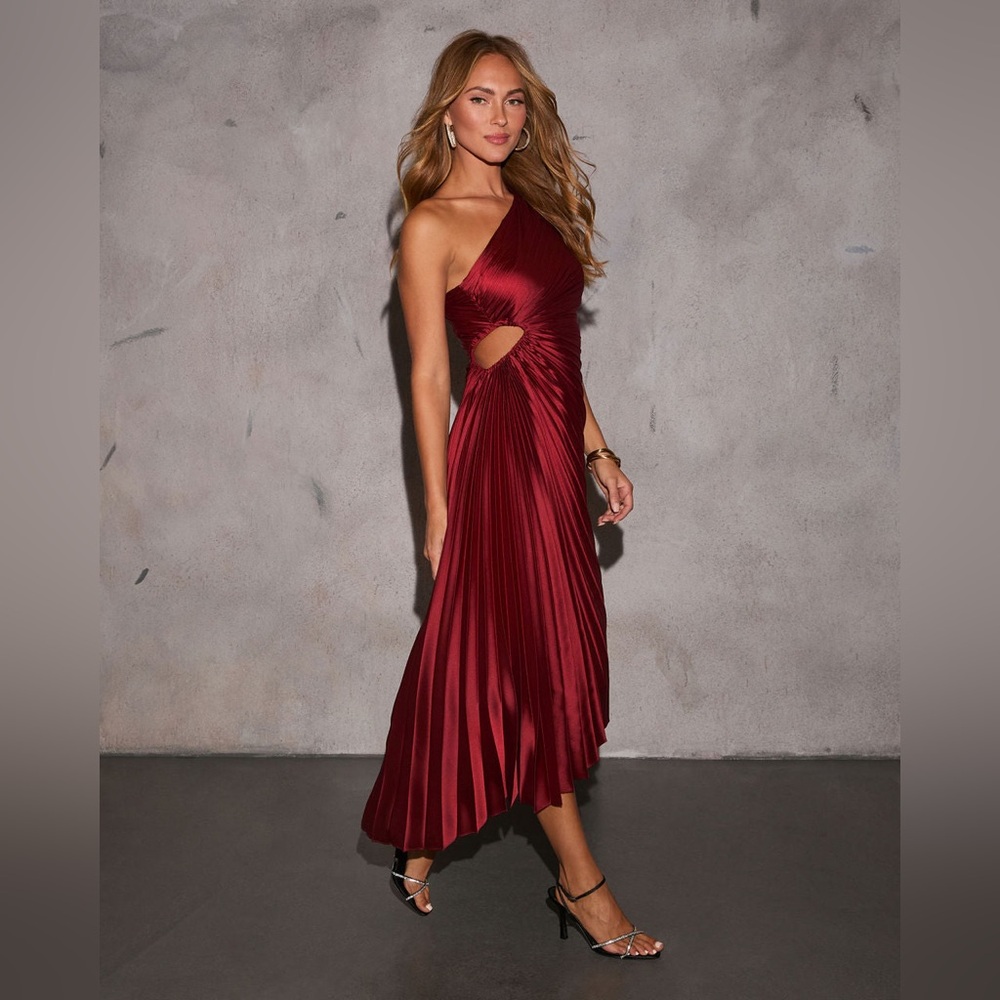 Moon River Modern Day Glam One Shoulder Asymmetrical Maxi Dress - Picture 3 of 10